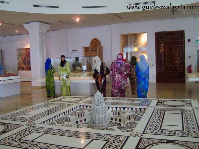 	متحف الفن الإسلامي في كوالا لمبور، الأكبر في جنوب شرق آسيا Kuala-Lumpur-Museum-of-Islamic-arts-Daleel-AlArabi-Malaysia+%2812%29