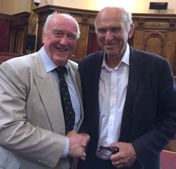 Gwynoro a Vince Cable