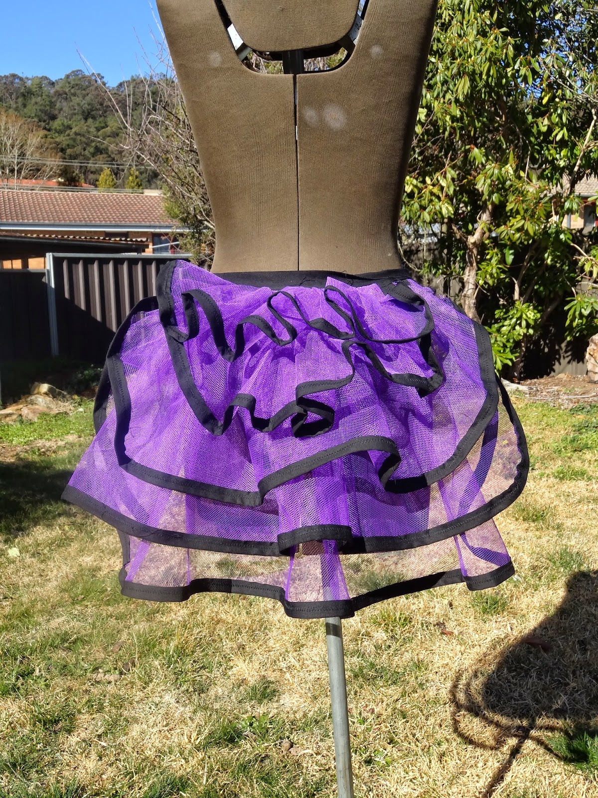 leftleg designs Purple Tulle Bustle skirt/pad Steampunk instructions