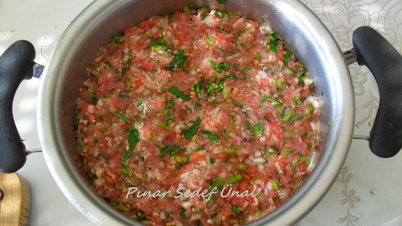 PINAR SEDEF ÜNAL KIYMALI PİDE İÇİ NASIL HAZIRLANIR?