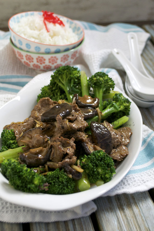Adora's Box BEEF AND SHITAKE MUSHROOMS ON TENDERSTEM BROCCOLI