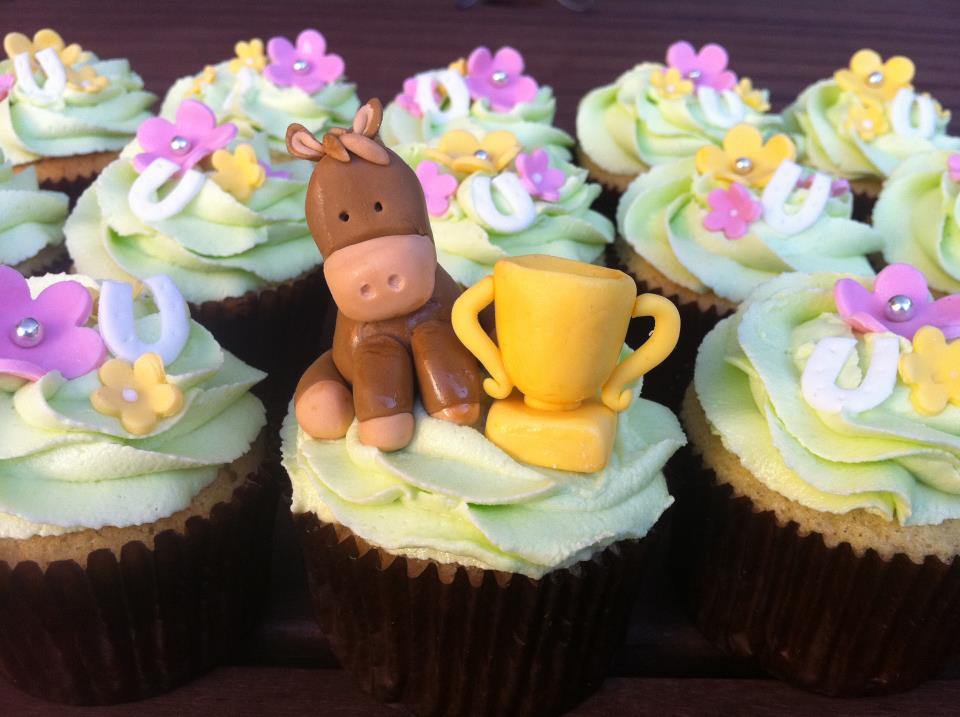 top the cupcake Happy Melbourne Cup!