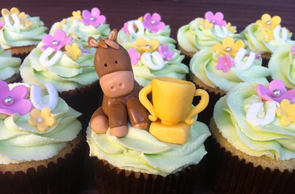 top the cupcake Happy Melbourne Cup!