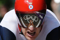 SPORT TOPIC  - Página 10 Bradley+Wiggins+with+a+red,white+and+blue+Mod+style+emblem+on+his+racing+helmet