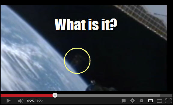 Avistamiento OVNI UFO Cerca de la Estación Espacial Internacional (Video) UFO+Decloaks+Near+The+ISS