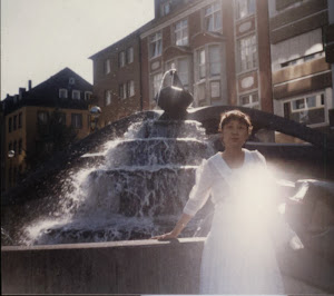 1988，Hagen市中心的喷泉。25万人口的工业城。这里盛产面包干,巧克力,电池,钢铁铸造和布匹印染。