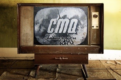 00000+TV+SET+con+PATRONcmq.jpg (425×282)