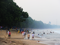 Pesona Panorama Alami Pantai Carita Banten
