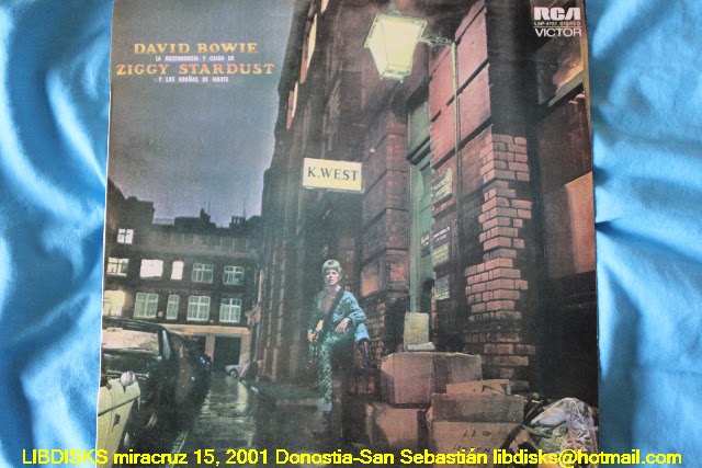 Traducciones al español en los discos de vinilo DAVID+BOWIE+-+Ziggy+Stardust+La+Ascendencia+Y+Ca%C3%ADda+De+Las+Ara%C3%B1as+De+Marte+1972+LP+Spain