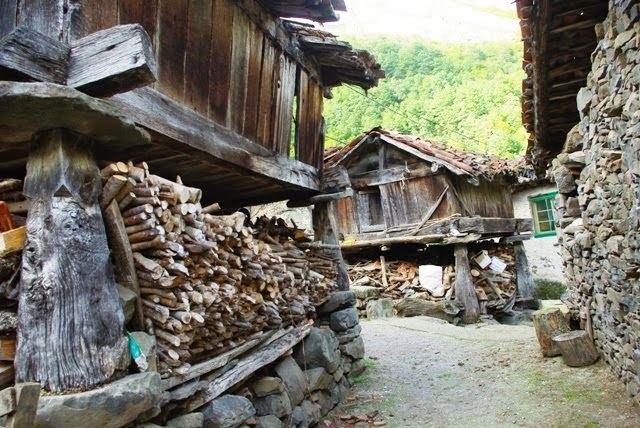 CABAZOS, HÓRREOS Y PANERAS