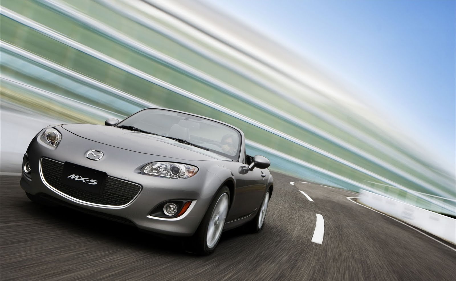 http://1.bp.blogspot.com/-saVoSsklCQQ/TXp7f4eJ1uI/AAAAAAAAZOs/a9ZIP_HU9NQ/s1600/www.BancodeImagenesGratuitas.com%2B-%2BWallpapers%2Bde%2BAutos%2B-%2BCars%2B-%2BVehicles%2B-%2BVoitures%2B2.jpg