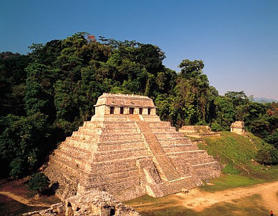 incriçoes maias indicão a passagem de um deus