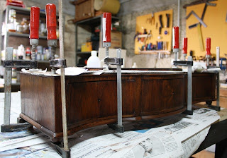 Restaurata: Restauración de espejo-tocador portátil.