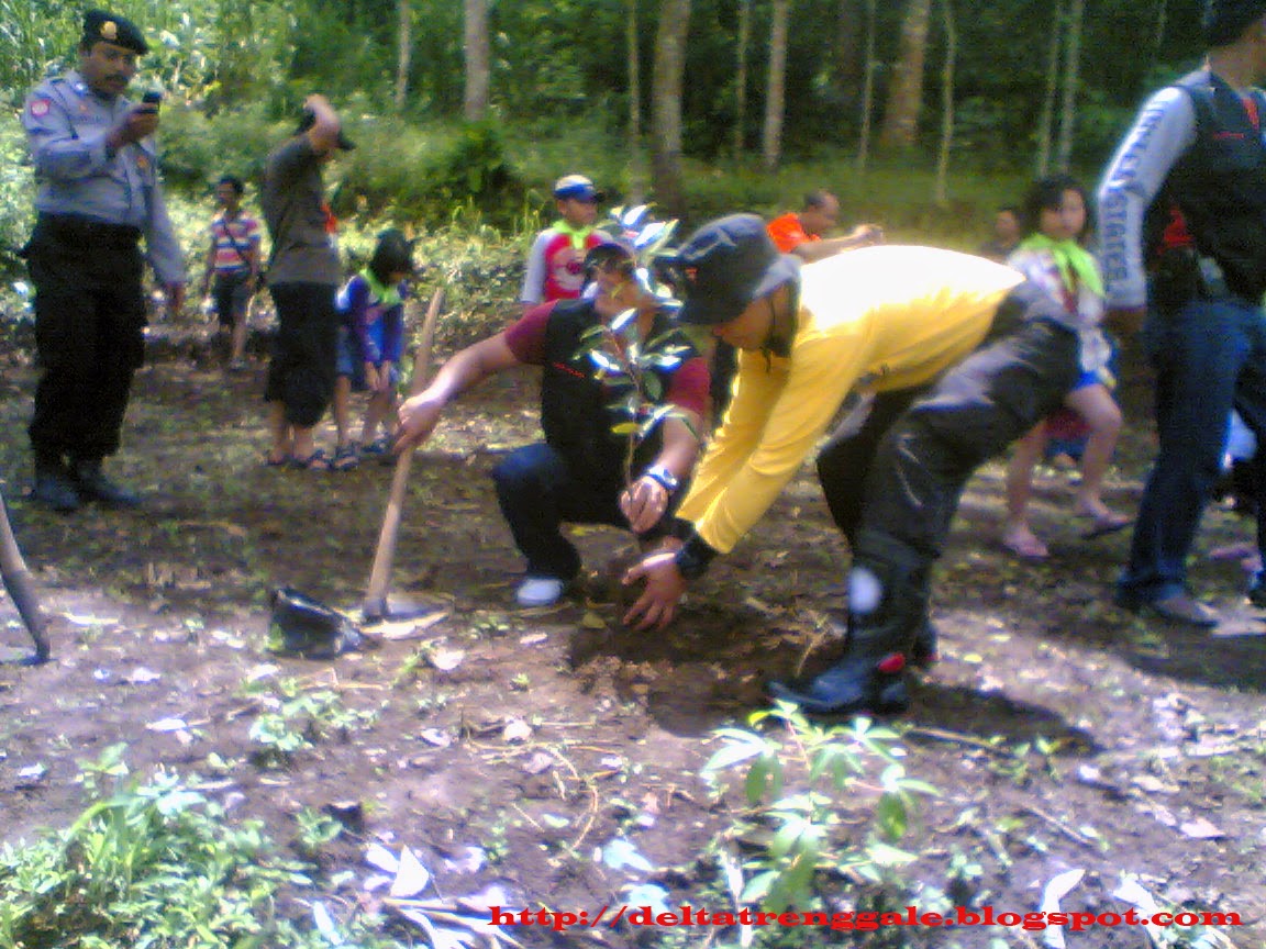 penanaman simbolis muspika pule familly gathering VI kuda club desa tanggaran pule