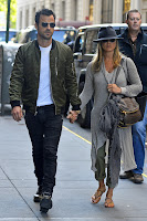Jennifer Aniston and Justin Theroux   on the street 