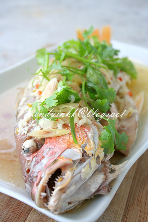 Table for 2.... or more Thai Style Garlic Steamed Fish Fishy fishy 3