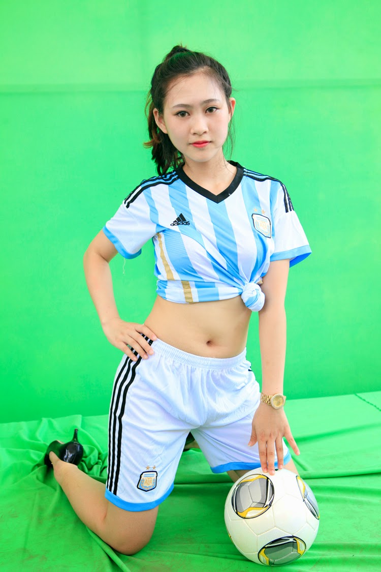 Các thiếu nữ Việt nóng bỏng cùng World Cup 2014