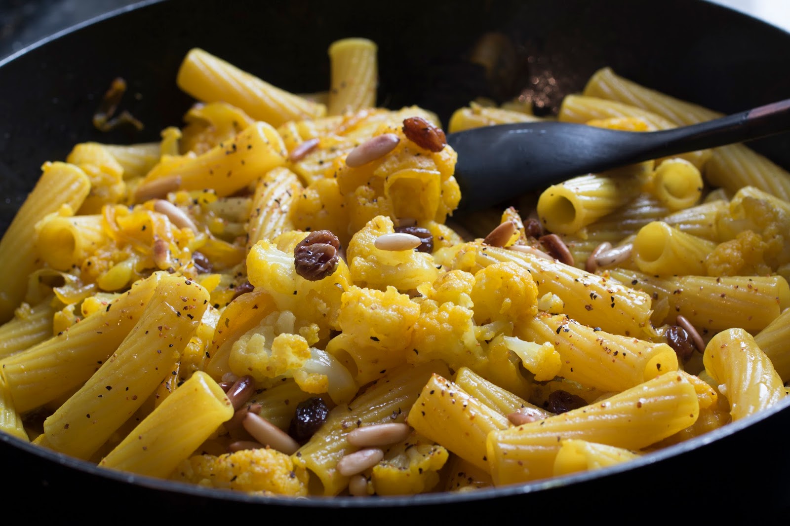 mani in pasta Pasta con broccoli alla Siciliana