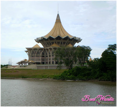 Tempat Menarik dan Best di Kuching Sarawak: Kuching Waterfront