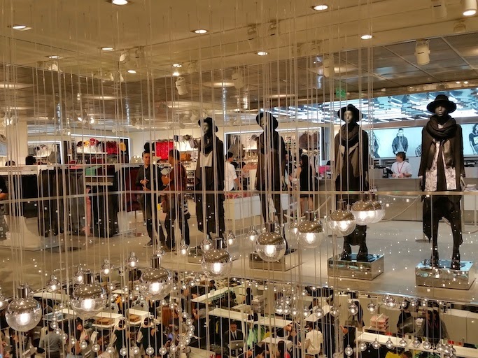 H&M Opens First Philippine Store in SM Megamall — Anagon