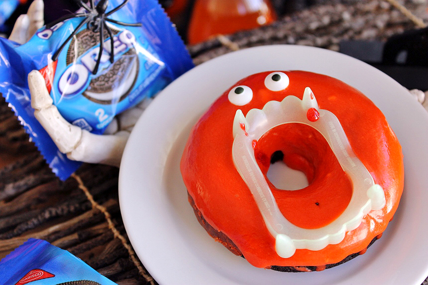 Hallow-Scream OREO Donuts with Orange Fanta Glaze- What  #SpookyCreations would you whip up with OREO 2 Packs and Fanta for Halloween?