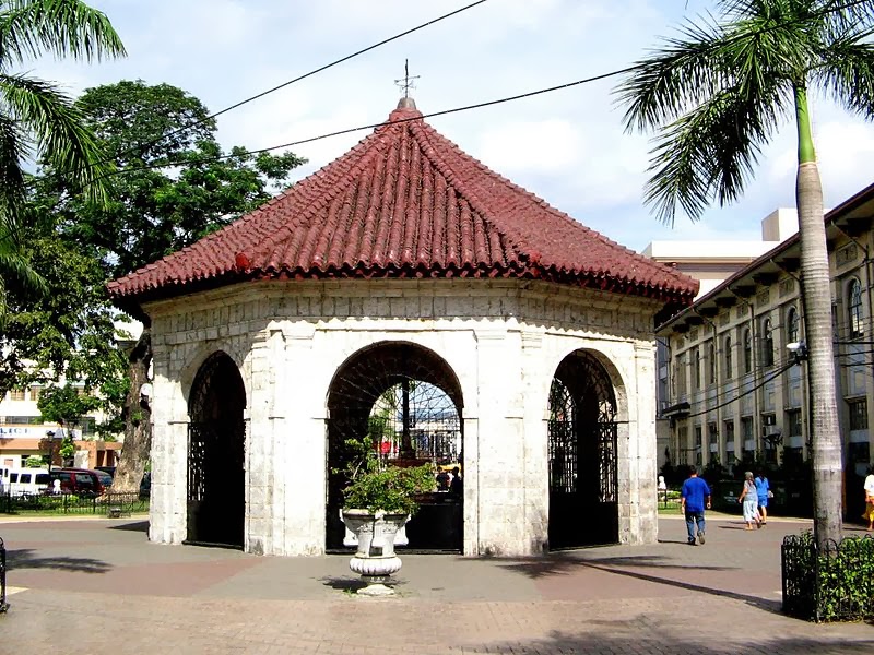 Exploring Philippines, #thexuixuiWay: Magellan's Cross , Cebu City