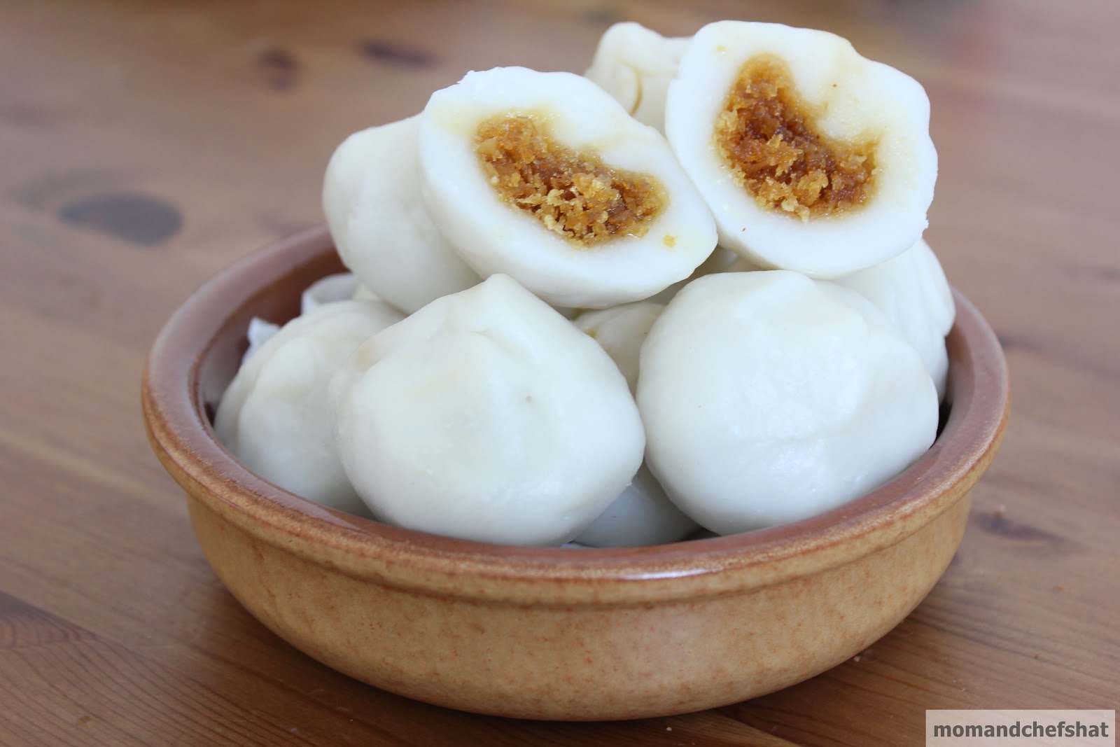 Cooking in mommy's shoes Kozhukuttundai/Kozhukattai/Rice dumplings with sweet filling