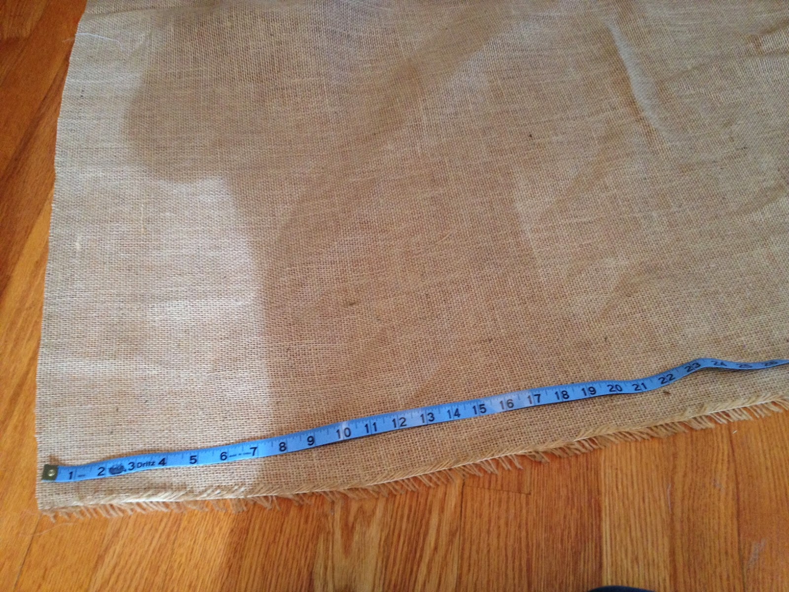 Two It Yourself How to cut burlap without fraying (and straight)