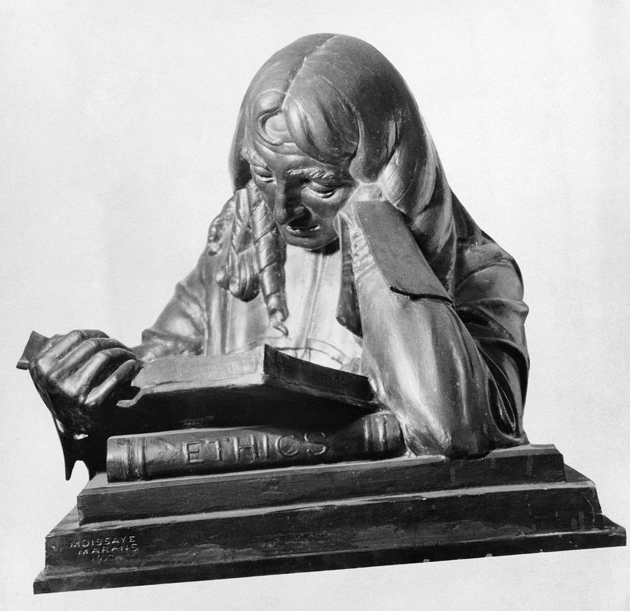 Moissaye Marans's Spinoza-sculpture
