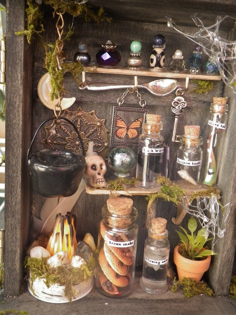 E-A-R-T-H-S-H-I-N-E: Fairy Witch Apothecary