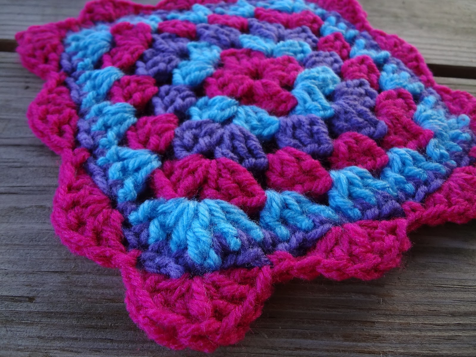 Fiber Flux How to crochet scallops around a square