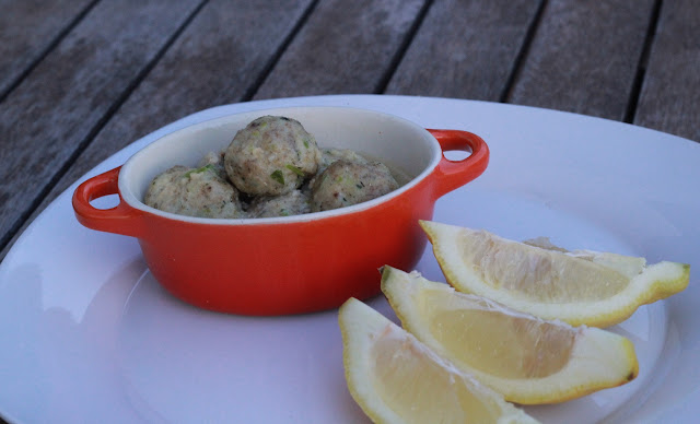 Albóndigas De Pescado En Salsa Nam Pla
