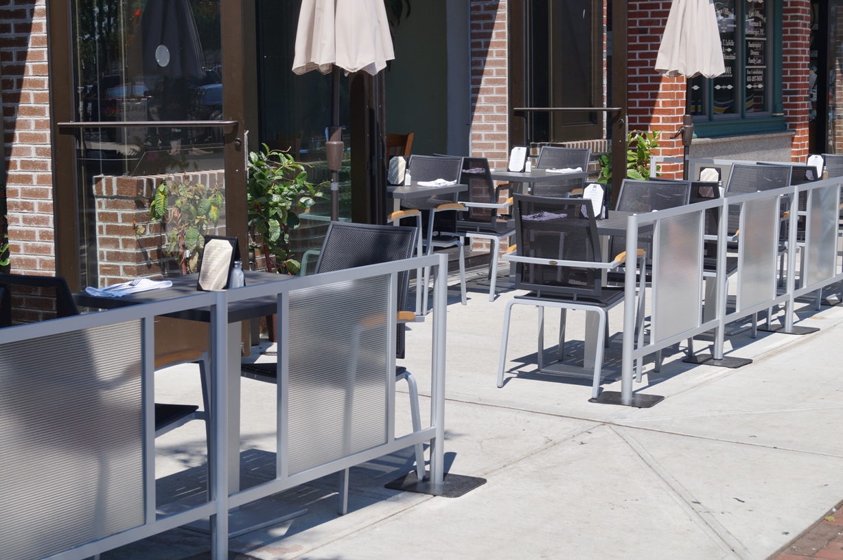 Sidewalk Cafe Barriers by iDivide