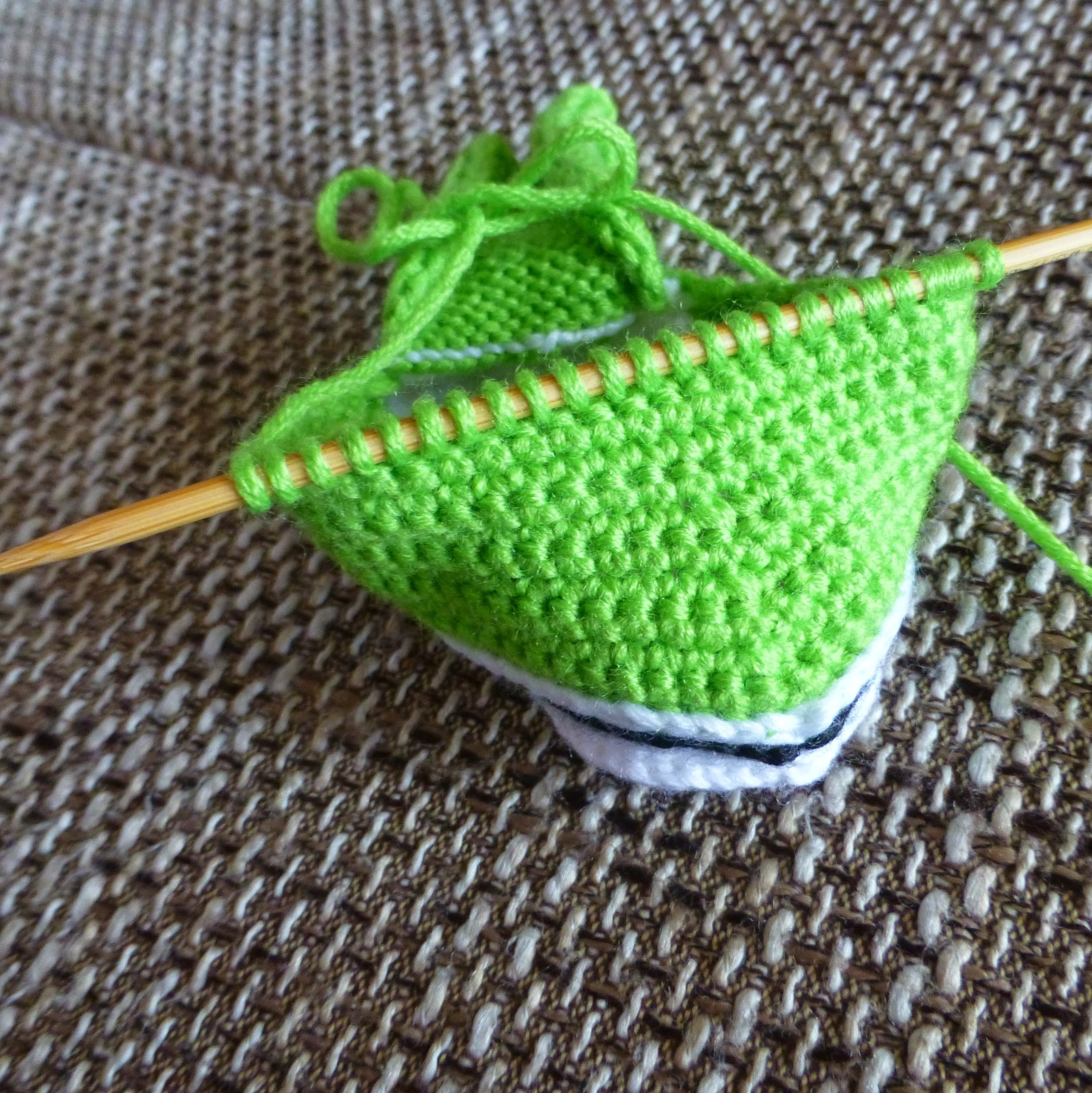 Stress Stricken Baby Chucks Hakel Und Strickanleitung