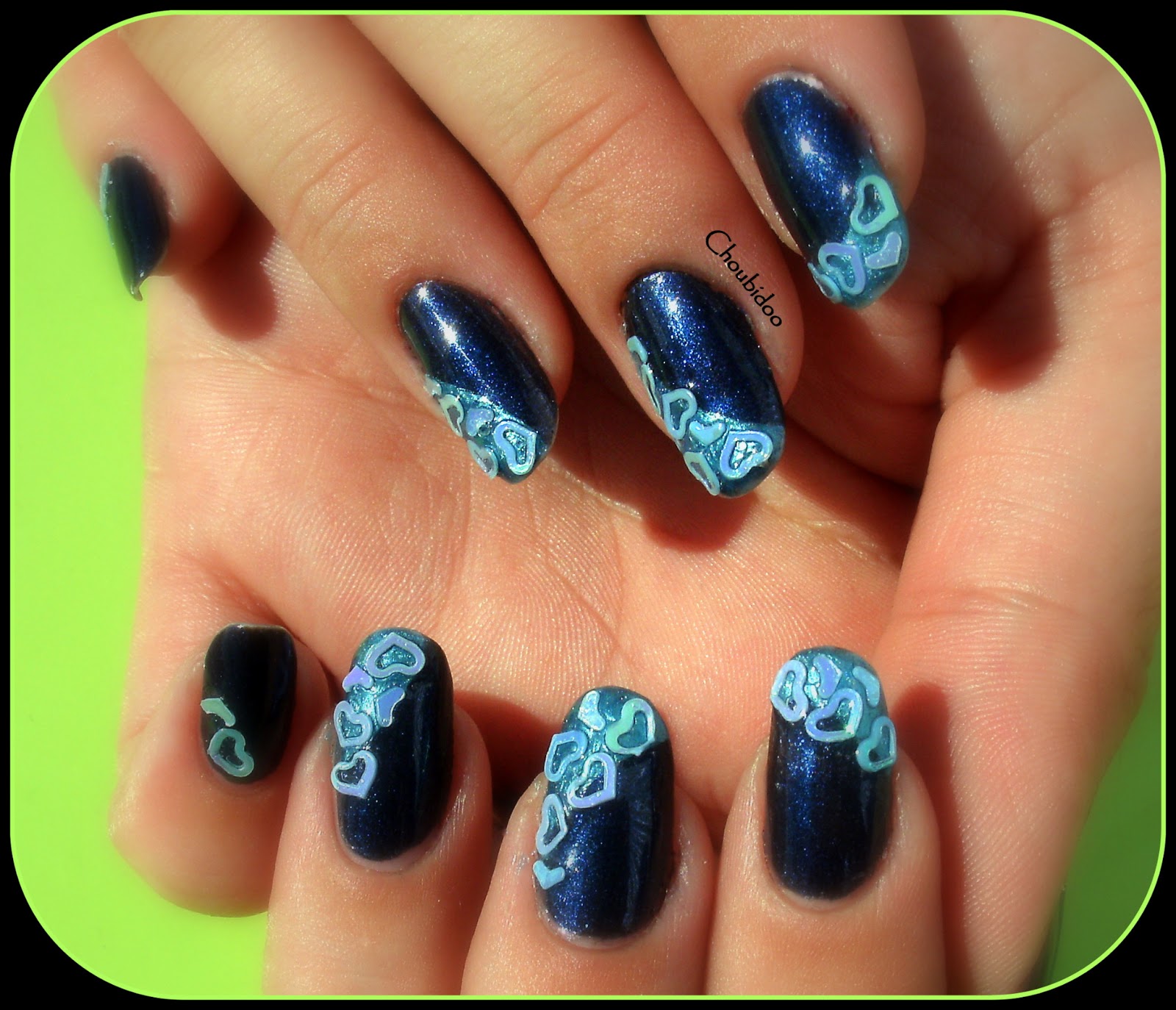 Nail Art by Choubidoo [Nail Art] Petits Coeurs sur Bleu Nuit