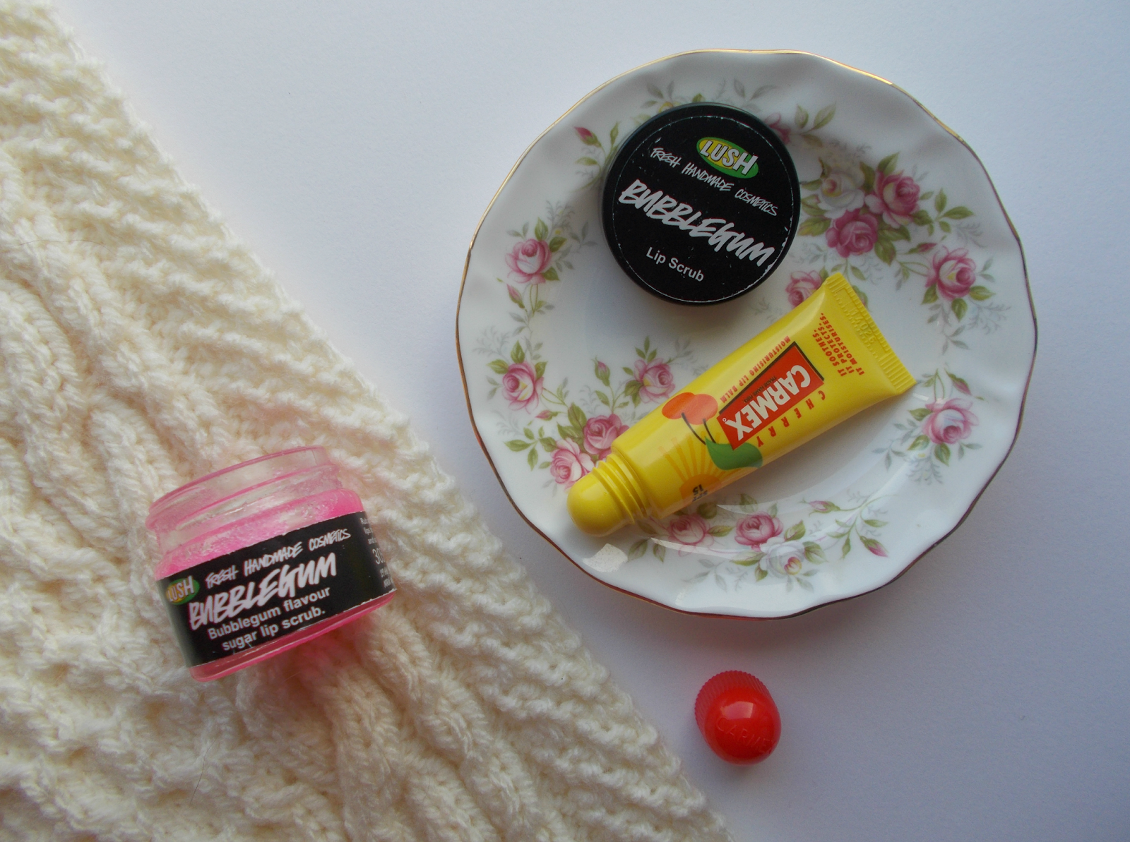 how to deal with dry chapped lips lush lip scrub coconut oil carmex balm