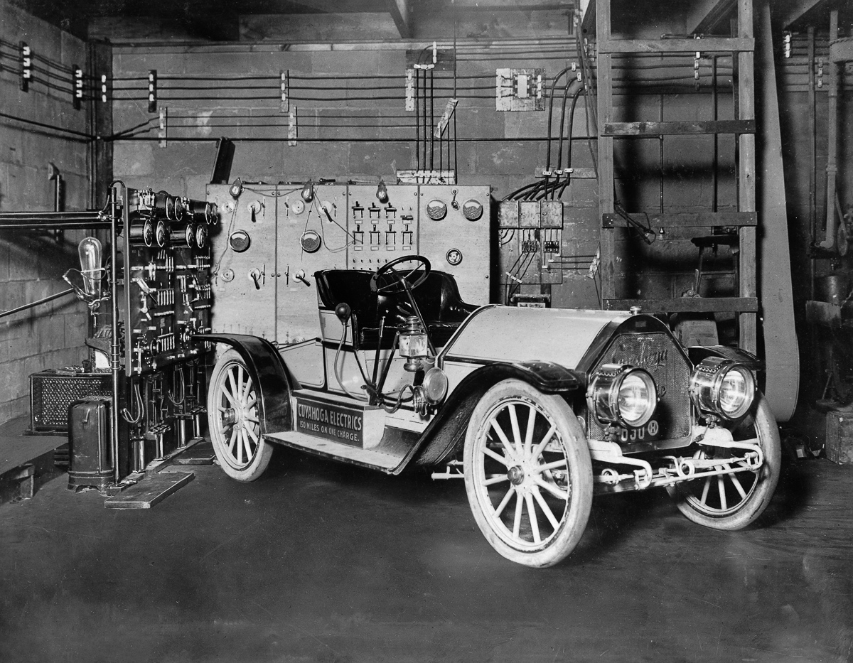 Amazing Photos of the First Electric Cars From the 1890s vintage everyday