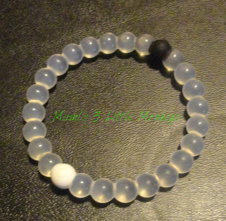 Mami's 3 Little Monkeys lokai Balance Bracelet Review & Giveaway US 7/20