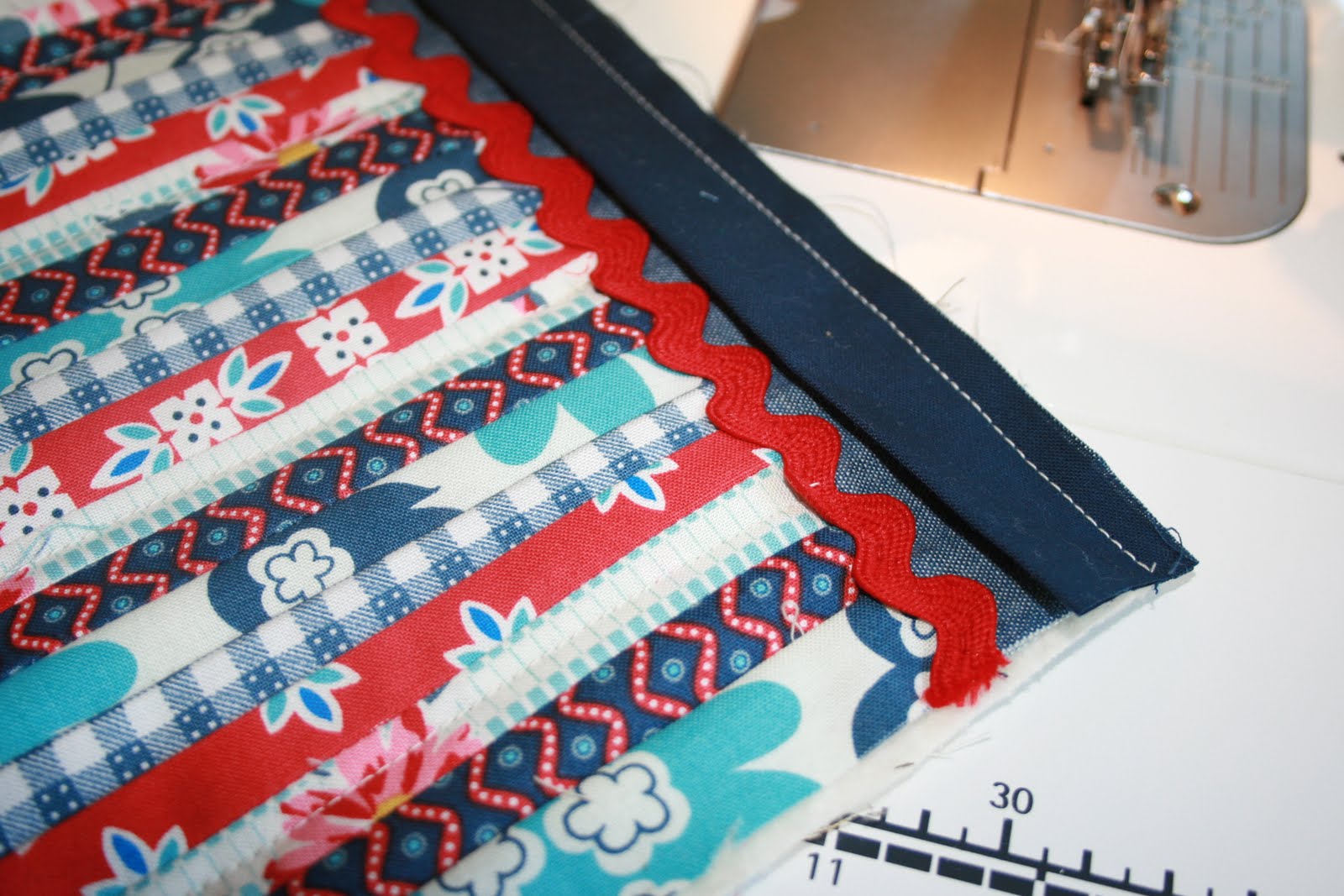 The Tulip Patch Tutorial Quilted Eyeglass/Sunglasses Case