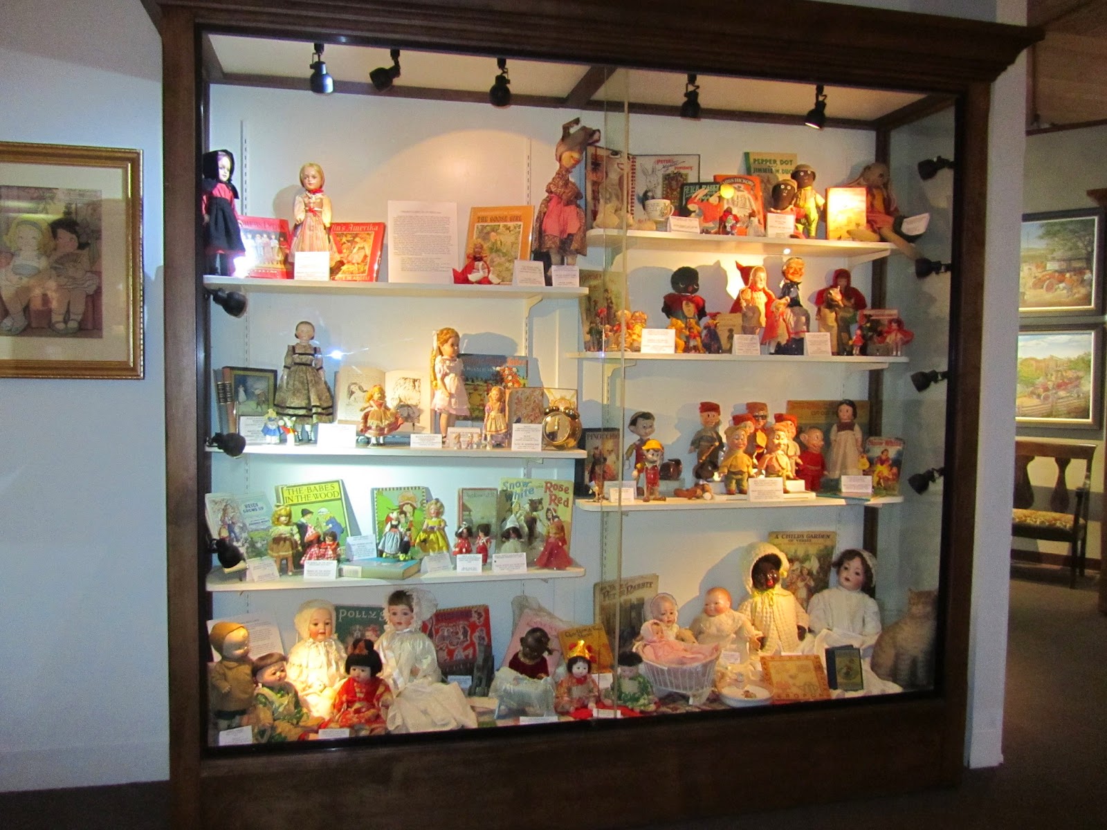 Santa Rosa Doll and Toy Show 2021 November 7, 2021 Doll Exhibit