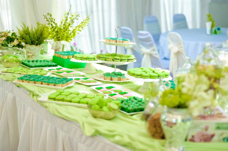 The Wedding Heaven THE GREEN GIANT CANDY BUFFET!