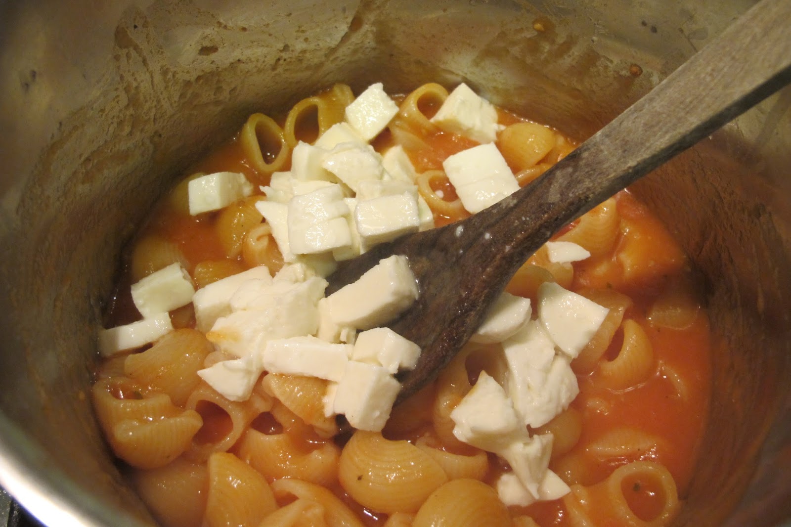 Pâtes à la sauce tomate et mozzarella Le Blog de Cuisine en bouche