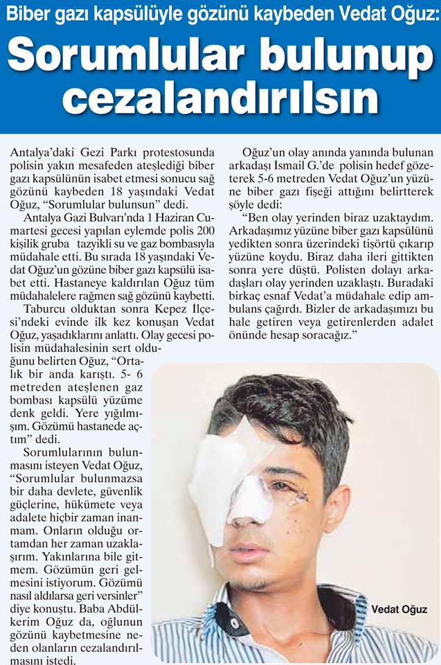 Antalyada polisler yerdeki kadını saçlarından sürükledi, tekmeledi, copla dövdü Antalyada polisler yerdeki kadını saçlarından sürükledi, tekmeledi, copla dövdü