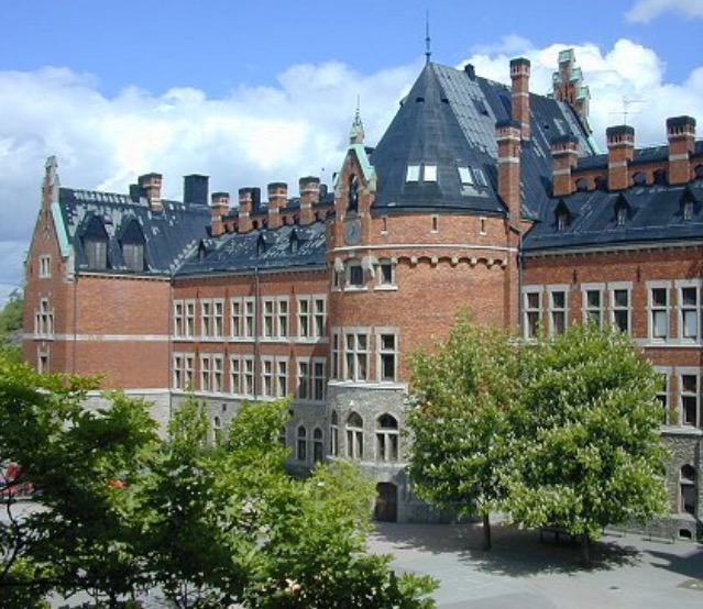 Här går vi, i Johannes skola som ligger i Stockholm. Klicka på bilden för info