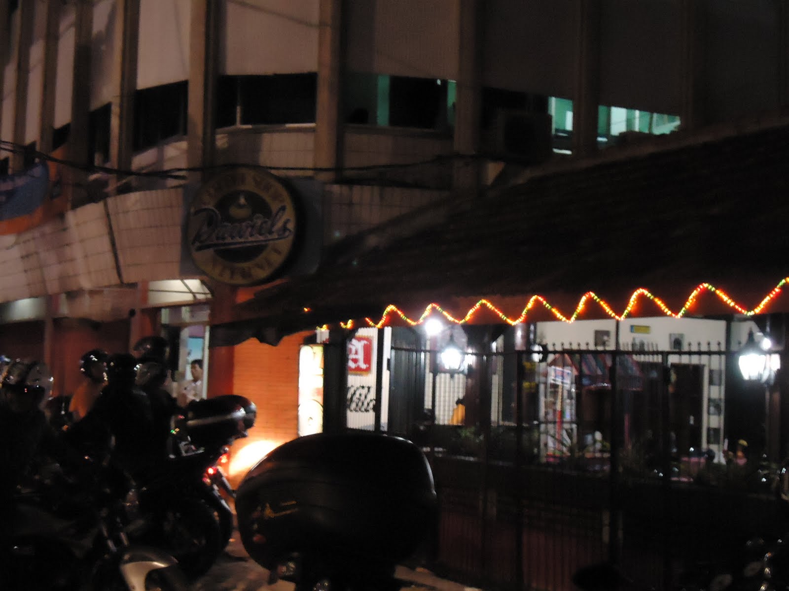 LAMPUNG TRAVELING LOVERS Bersama,Lewati Malam di cafe cafe Bandar Lampung