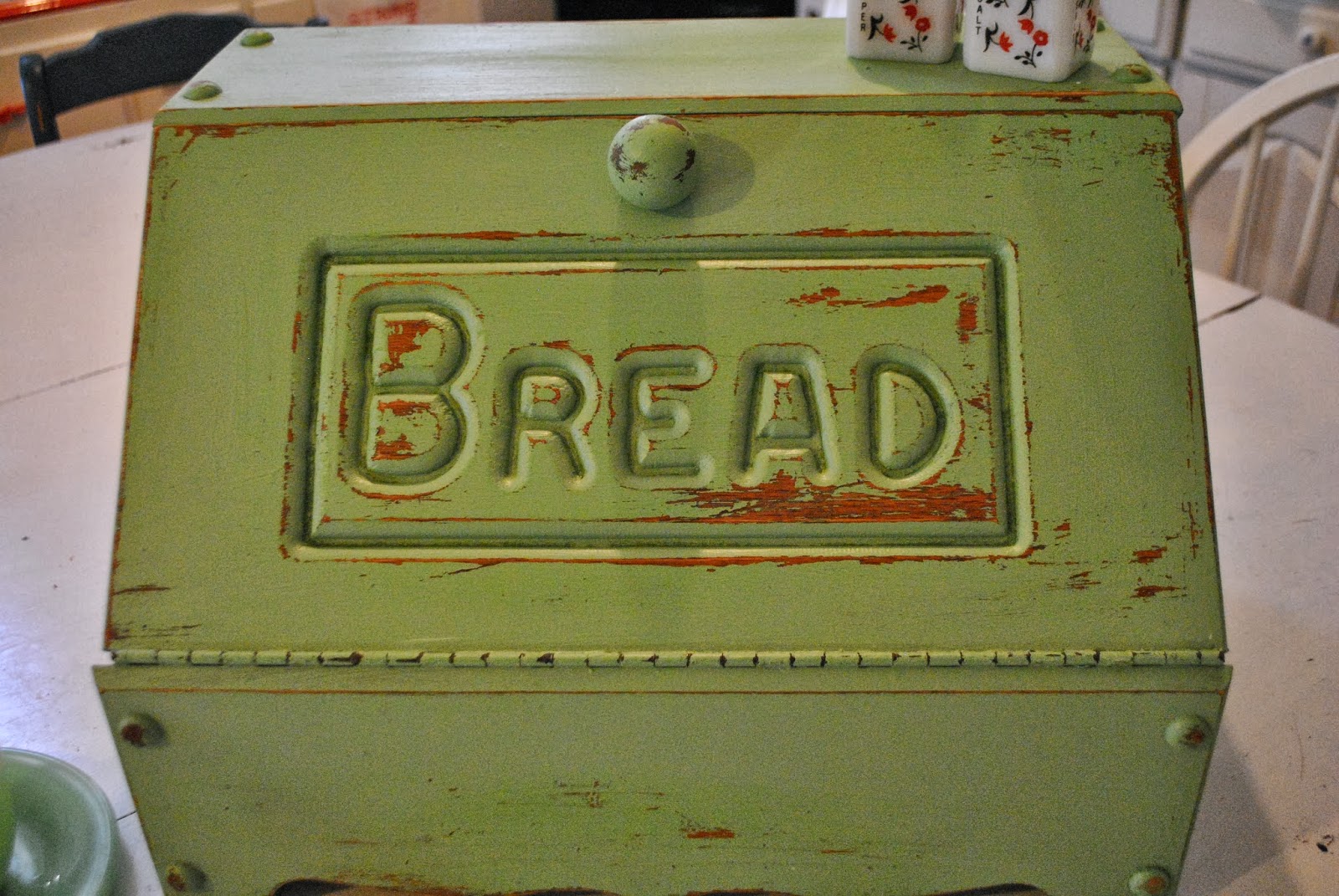 The Cottage Shoppe BREAD BOX BEAUTY