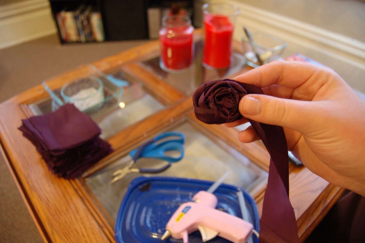 a crafty michigander Rolled Fabric Roses Tutorial