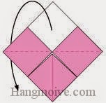 Bước 6: Gấp cạnh giấy xuống dưới về phía mặt đằng sau. Bước 6: Gấp cạnh giấy xuống dưới về phía mặt đằng sau.