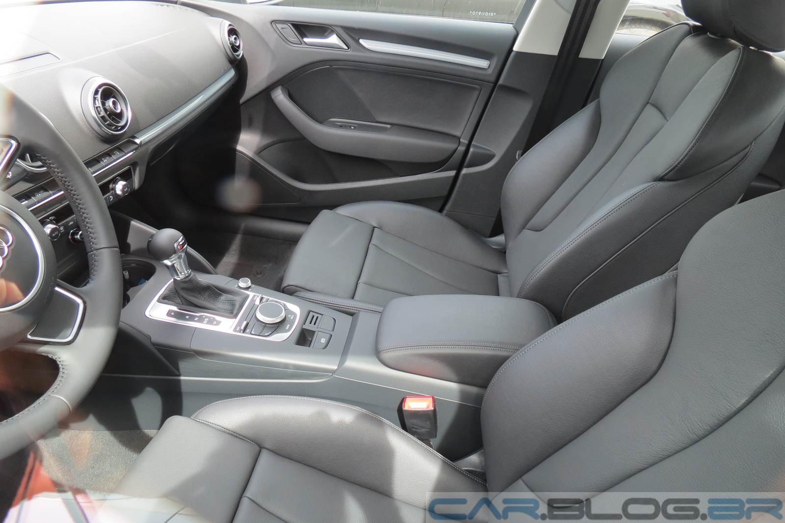 Audi-A3-sedan-interior+(1).JPG