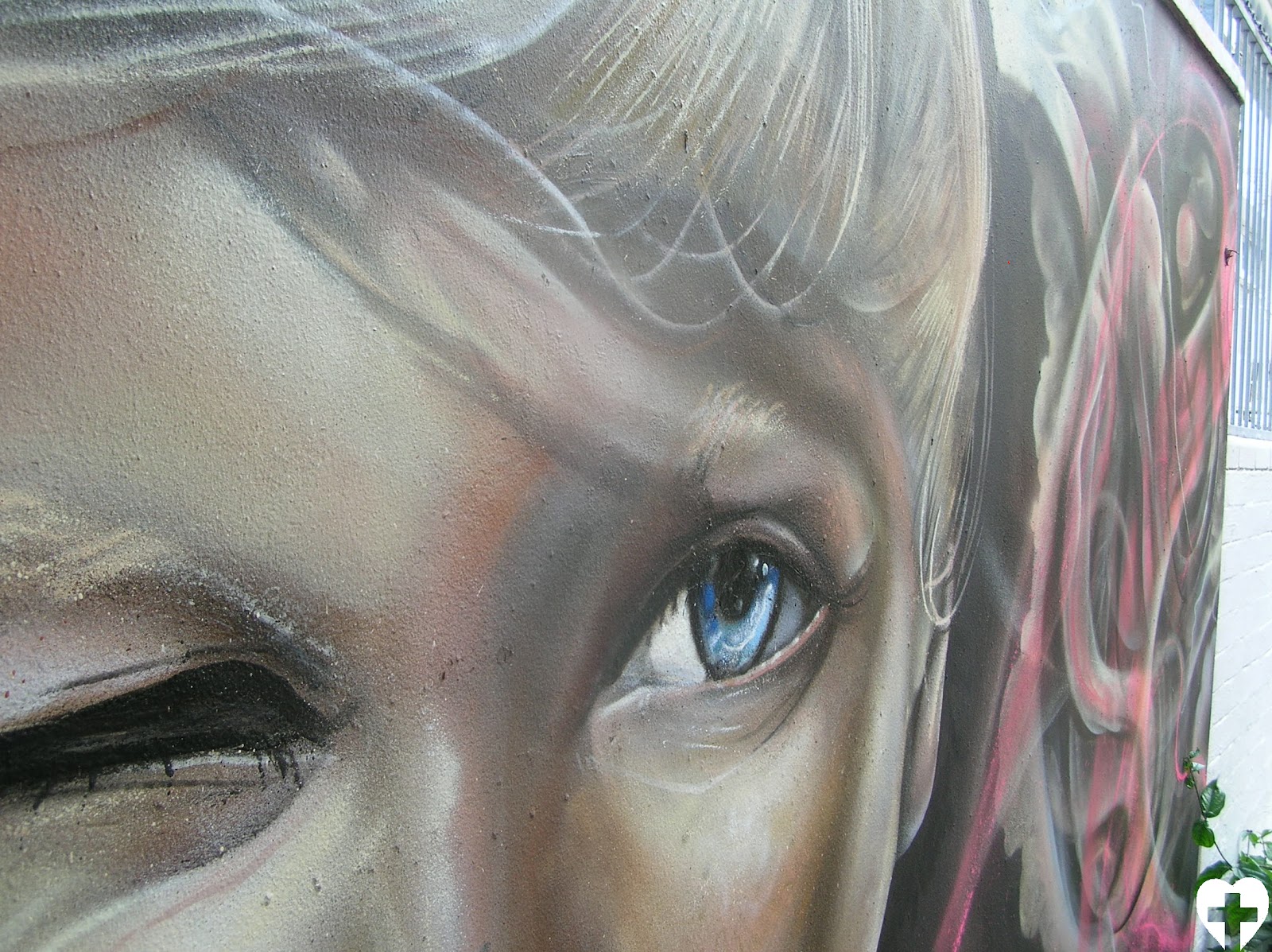 Hyper Realistic Graffiti Artist Pastel Heart Sa Creatives